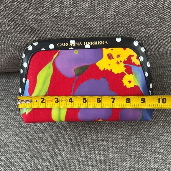 Carolina Herrera Red Floral Women's Makeup Bag Pouch New - Picture 10 of 12